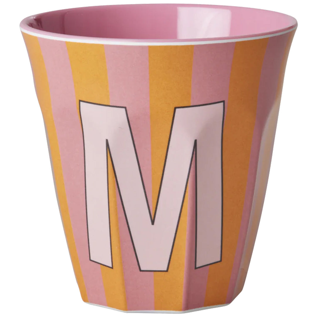 rice alfabetbeker M - streepjes - roze - 250 ml | MELCU-ALPSTRMI | 1