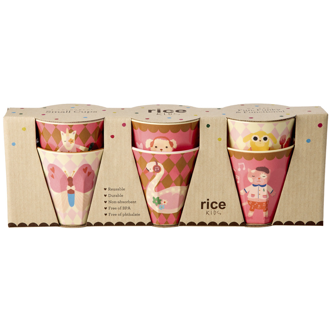 De kartonnen verpakking van de Rice kinderbekers, met drie bekers zichtbaar.