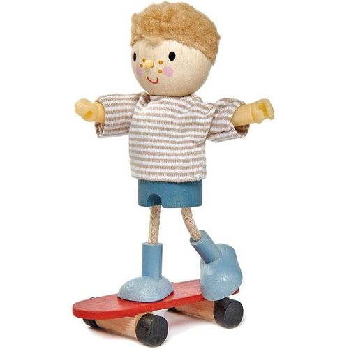 tender leaf toys poppenhuispop edward & zijn skateboard - 12 cm | 4608145 | 1
